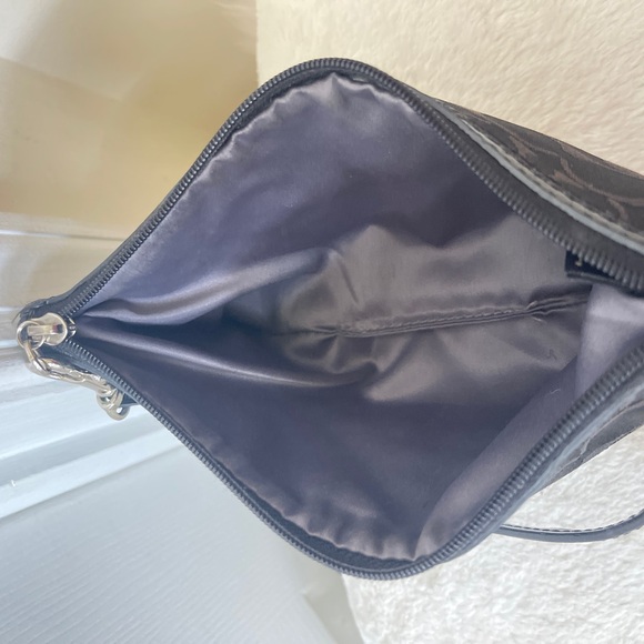 Coach large sequin wristlet EUC - Picture 5 of 11